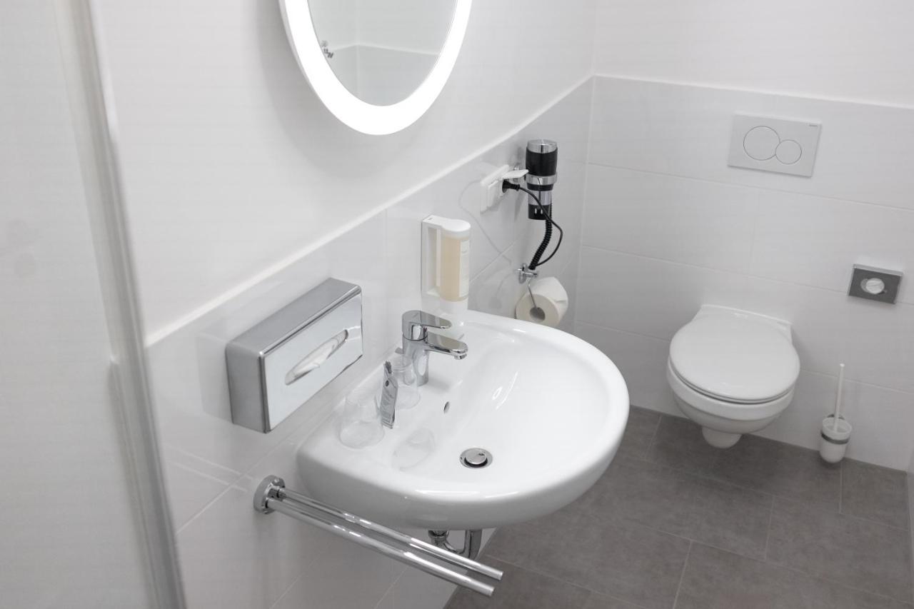 Hotel Ana Living Center By Arthotel Ana - Self-service-hotel 2*